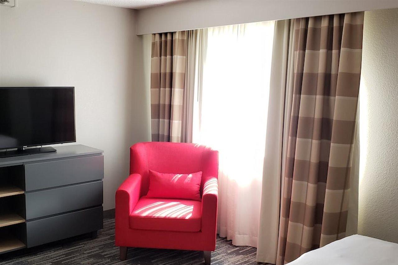 מלון Wingate By Wyndham Lincoln Airport East מראה חיצוני תמונה